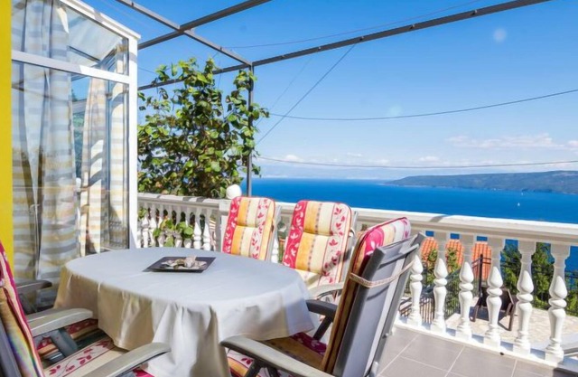 Apartment Helena (MOD156) in Moscenicka Draga - 6 persons, 3 bedrooms