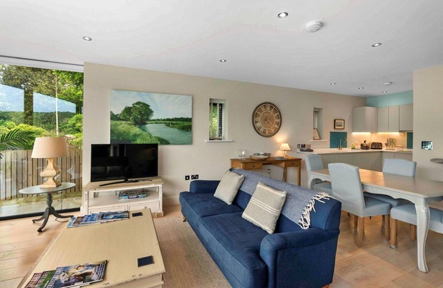Apartment in Devon with Stunning Estuary Views