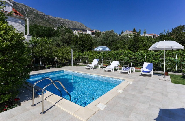 Apartment in Dubrovnik with swimming pool and sea view (A3)
