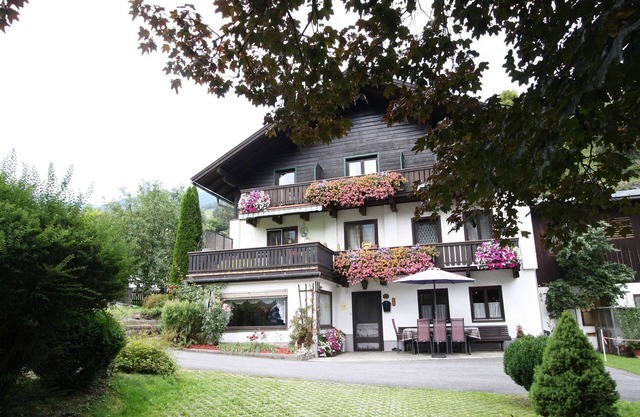 Apartment in Niedernsill near Zell am See Ski Area
