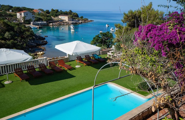 Apartment in Strandnähe mit Pool, Parken, Klimaanlage, Meerblick für 4 Personen