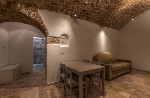 Apartment 'Tena - Arco Pronti' with Mountain View, Wi-Fi and Air Conditioning