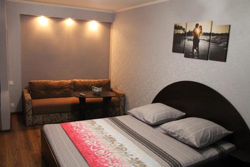 Apartment Katerynivska 8