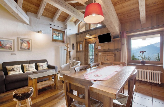 Apartment 'La Ponteille' with Shared Terrace, Shared Garden, and Wi-Fi