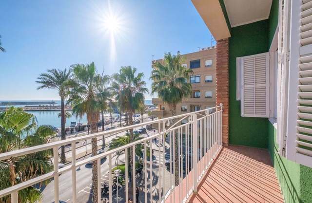 Apartment 'Las Palmeras 3' with Sea View, Private Terrace and Balcony