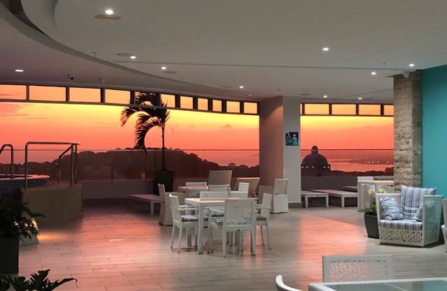 APARTMENT LAYING BETWEEN OCEAN AND RAIN FOREST