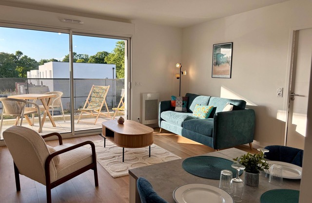 Apartment 'Le Carnoët' with Balcony and Wi-Fi