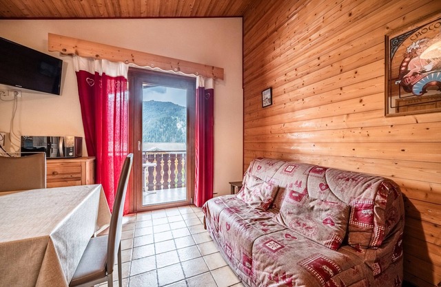 Apartment 'Le Chamois D'Argent - 6-7 People' with Mountain View, Balcony and Wi-Fi