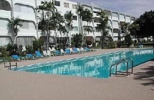 Apartment On Beautiful Grounds With Large Swimming Pool Near Beach
