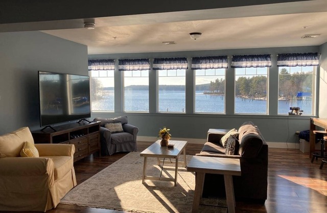 Apartment Overlooking Brandy Pond w/Boat Slip