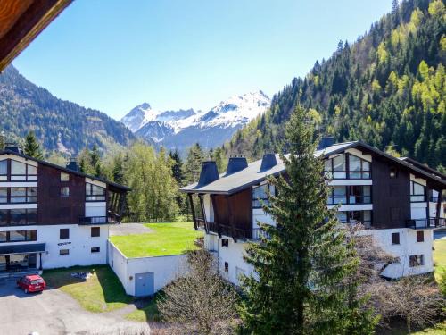 Apartment Pierres Blanches F et H-10 by Interhome