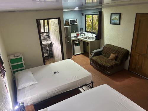 Apartment-Pura Vida-wi-fi-6 people, AC- parking-river-garden