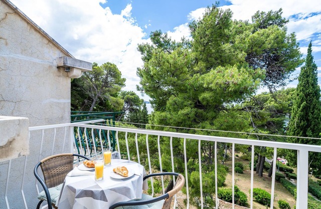 Apartment & Rooms Papa - Superior Double or Twin Room with Balcony and Partial Sea View