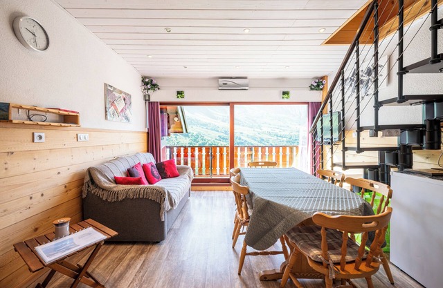 Apartment 'Schnoucky' with Mountain View, Balcony and Wi-Fi