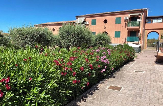 Apartment - Sleeps 3 & Swimming Pool