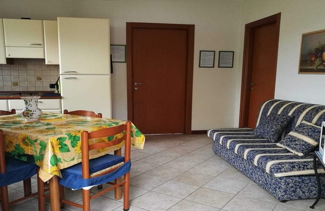 Apartment the Moon: sea view- air conditioning-internet Wi-Fi- smart TV SAT