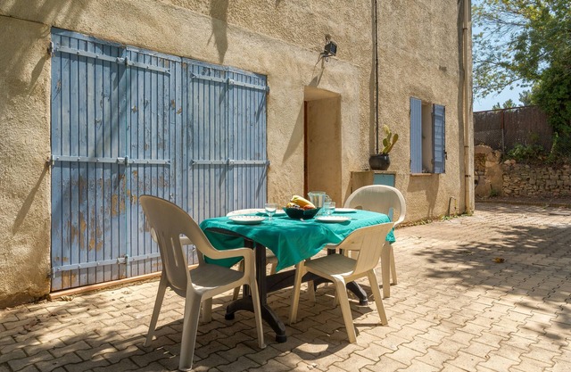 Apartment 'Vennelles - 4 Personnes' with Wi-Fi