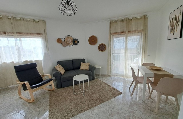 Apartment w/air conditioning, pool, BBQ, 800m from beach, Albufeira
