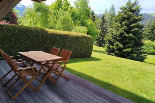 Apartment with garden on the snow front