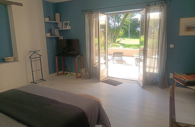 Apartment with terrace in the Bourbonnais countryside
