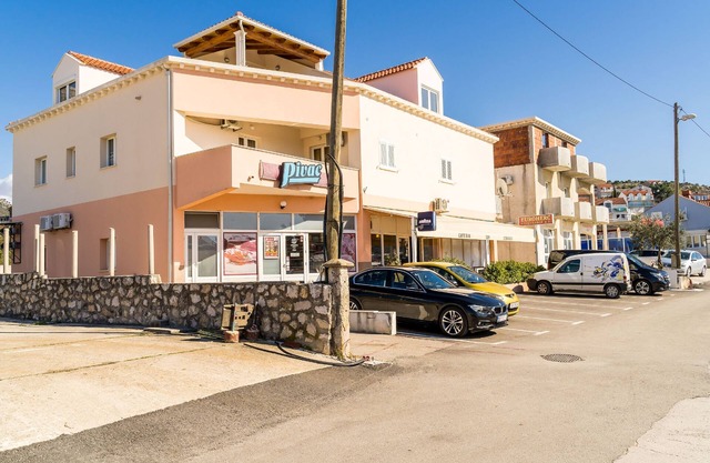 Apartments Šmanjak