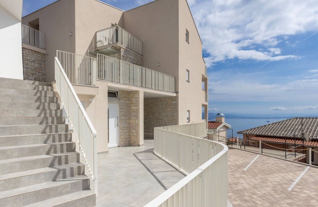 Apartments Bregha - Three Bedroom Apartment with Sea View
