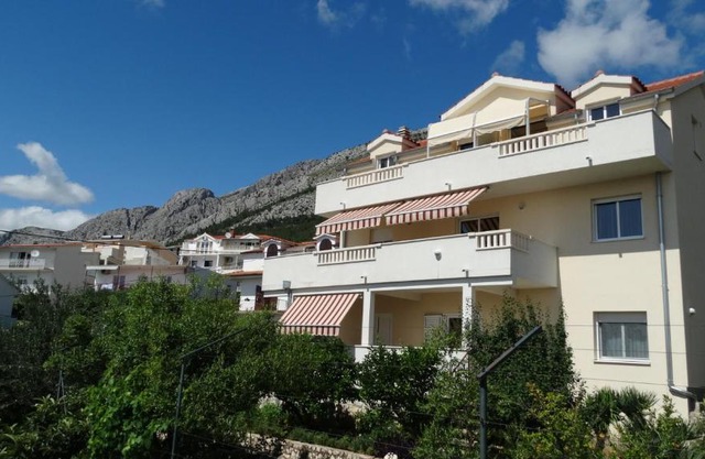 Apartments by the sea Nemira, Omis - 13055