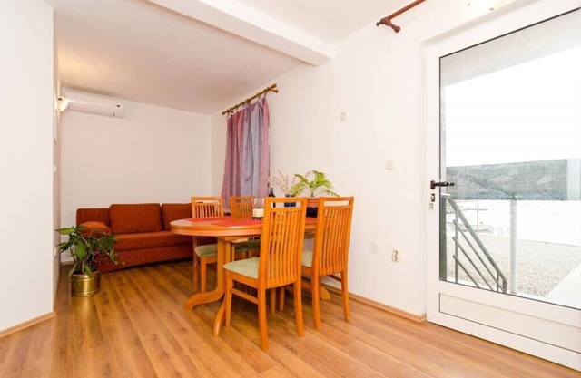 Apartments Ereš Zuronja-One-Bedroom Apartment with Sea View 3