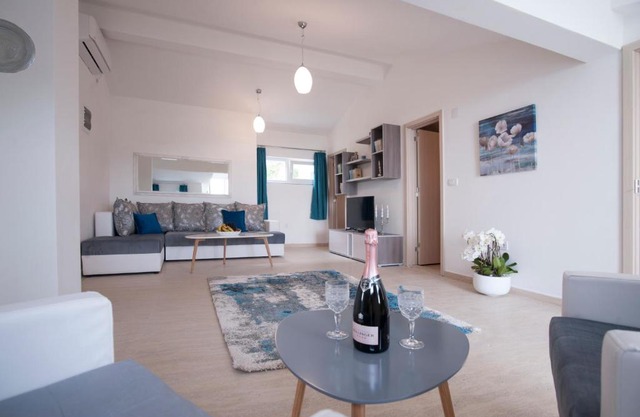 Apartments Kuljace