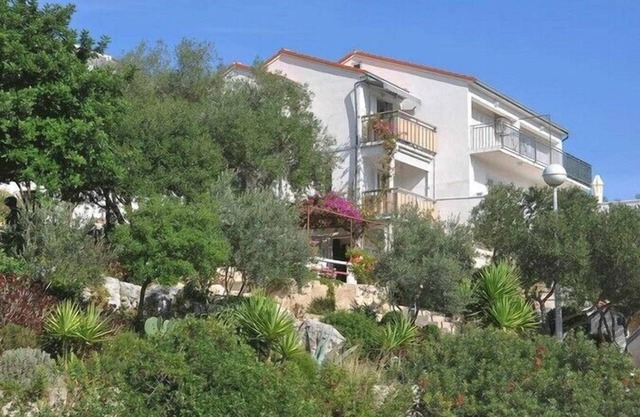 Apartments Ljiljana, (16038), Pasadur, hr