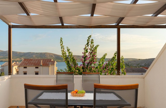Apartments Luka (29381-A1) - Zubovici