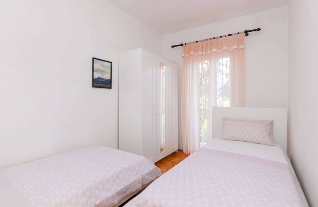Apartments Martić - Four Bedroom Apartment with Terrace and Sea View - (ST)