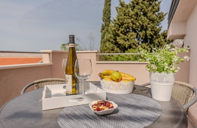 Apartments Mil (111871-A2) - Karlobag