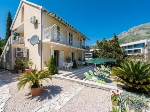 Apartments & Rooms Jokovic-Deluxe Studio Apartment with Terrace and Partial Sea View SOBA 6
