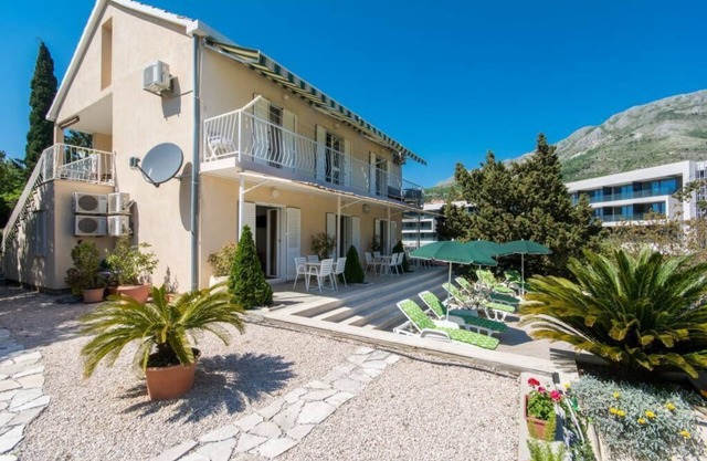 Apartments & Rooms Jokovic- Deluxe Double Room with Terrace and Partial Sea View