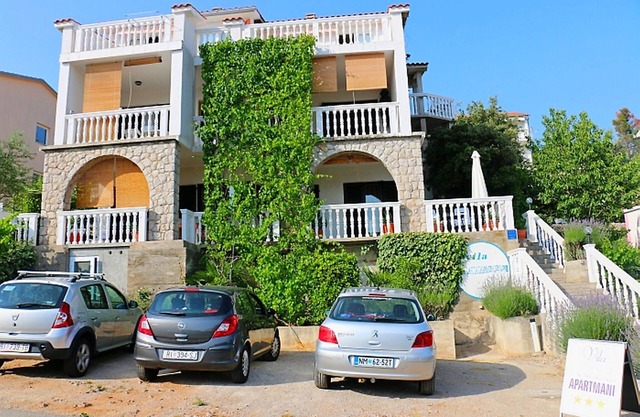 Apartments Slavica, (12921), Omišalj, hr