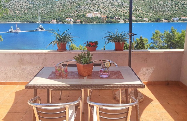 Apartments Vesna (53751-A1) - Skrivena Luka