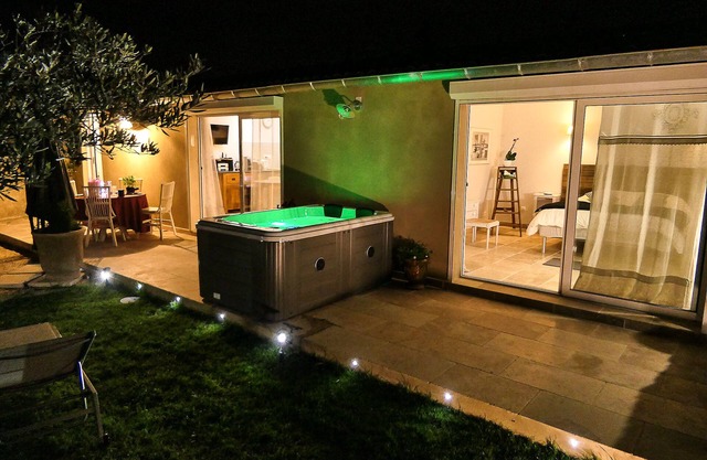 Apparently vacation home with hammam and private jacuzzi