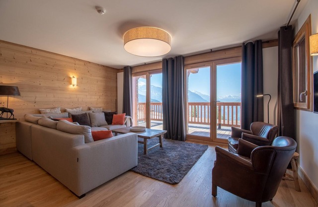 Appart 130m², full services 4 *, 4 bedrooms, 3 bathrooms/d, large south terrace, 2 parking spaces