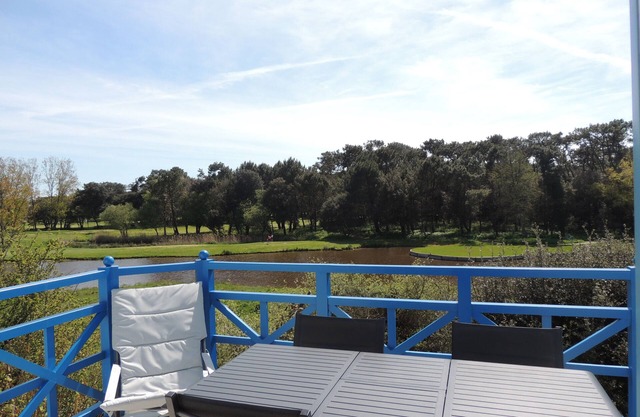 Appartement Avec vue sur le Golf et le lac de Bourgenay
