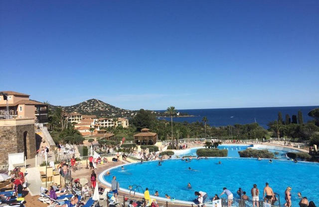 Appartement à Cap Estérel Village Pierre et Vacances Quartier Belvédère Piscines et parking inclus