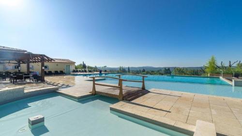 Appartement 3 pièces Climatisé dans une Résidence avec Piscine