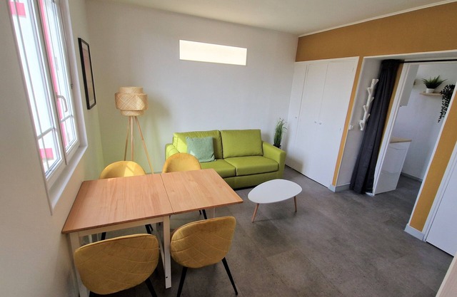 Appartement 4 Personnes, 3 min à Pied de la Mer, Accès Direct rue Commerçante PP