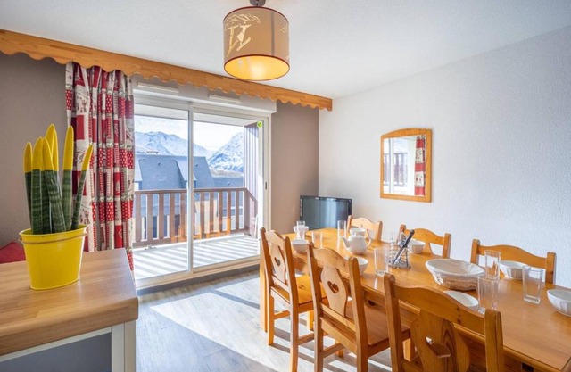 Appartement 8 pers. à Peyragudes, balcon, parking gratuit, près des pistes, animaux acceptés - FR-1-695-7