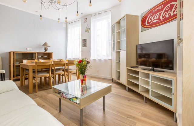 Appartement Avec 3 Suites Parentales et Borne D'arcade!