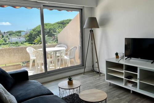 Appartement avec piscine et terrain de tennis