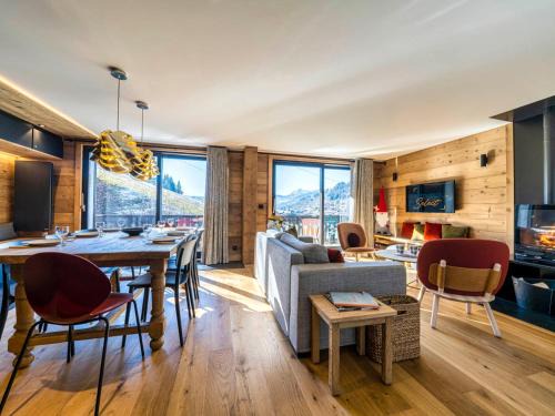 Appartement de Charme 4* au Centre des Gets - Accès Direct aux Pistes de Ski - FR-1-598-28