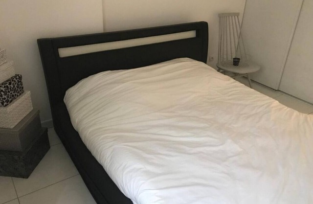 Appartement Avec Piscine et Garage à Tassin