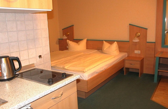 Appartement mit Terrasse & Küche - Ferienanlage zum See Hotel