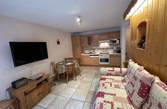 Appartement spacieux au cœur de Méribel, proche des pistes avec balcon et TV - FR-1-688-40